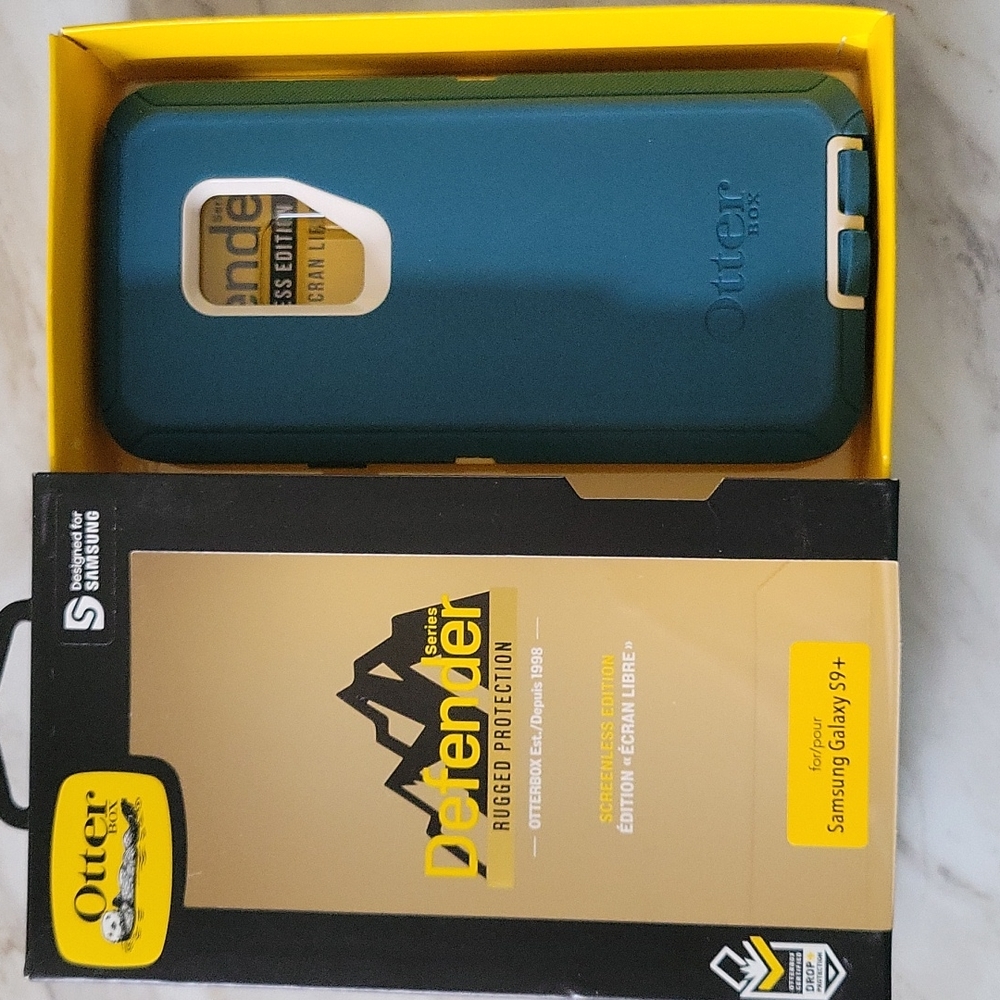 Otterbox Defender Rugged Protection Series case for Samsung Galaxy S9+